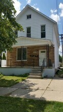 3324 17th St, Unit Upper in Wyandotte, MI - Foto de edificio - Building Photo