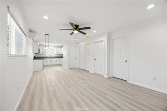 3581 McKinley St in Riverside, CA - Foto de edificio - Building Photo