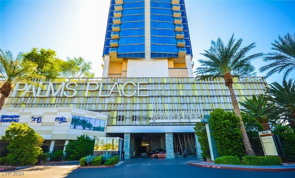 4381 W Flamingo Rd, Unit 2101 in Las Vegas, NV - Building Photo