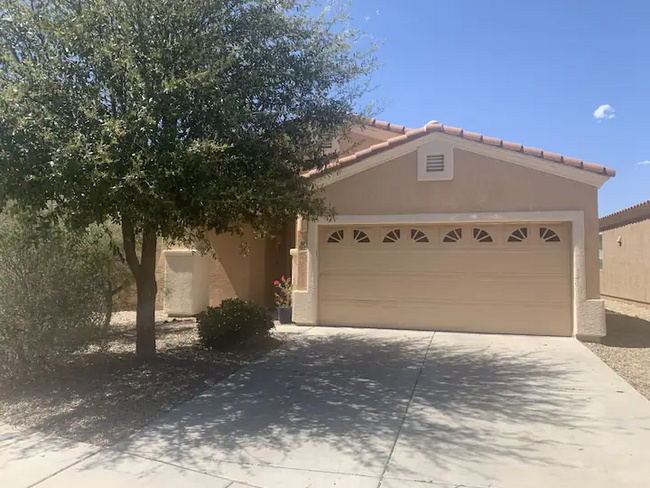 2227 E Stone Stable Dr in Oro Valley, AZ - Building Photo - Building Photo