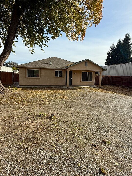 450 2nd St in Willows, CA - Building Photo