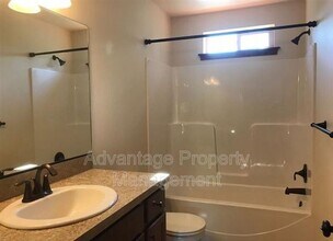 1645 NW Kings Blvd in Corvallis, OR - Building Photo - Building Photo