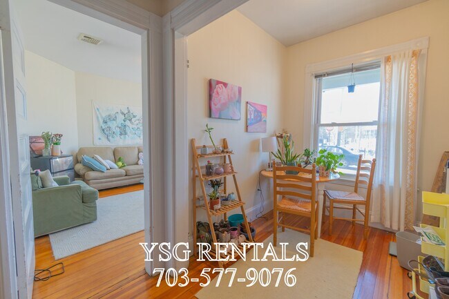 102 Cypress St in Brookline, MA - Building Photo - Building Photo