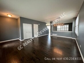 846 Harwood Ave in South Elgin, IL - Foto de edificio - Building Photo