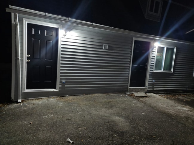 158 Cliff St, Unit 2 in Norwich, CT - Building Photo - Building Photo