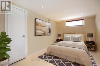 529 Trudale Ct in Oakville, ON - Building Photo - Building Photo