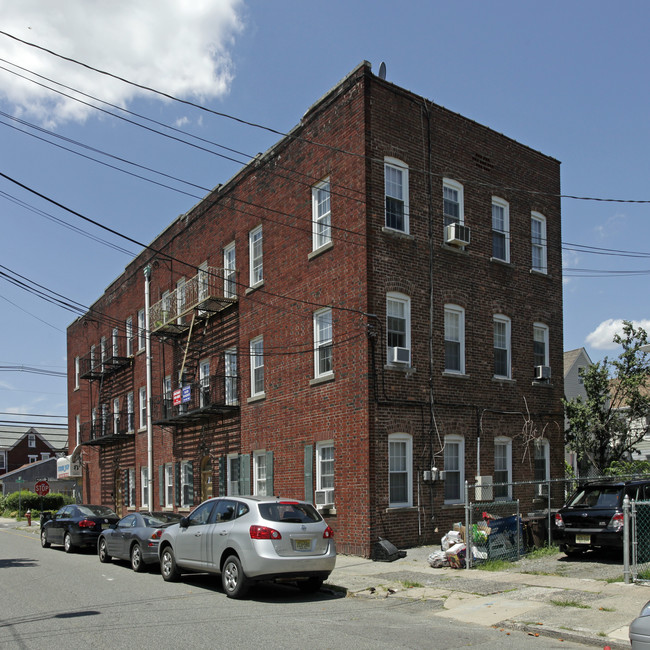 126 Jewell St in Garfield, NJ - Building Photo - Building Photo