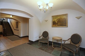 304 W Touhy Ave in Park Ridge, IL - Foto de edificio - Lobby