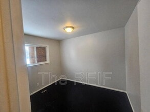 5509 Farmhill Rd in Flint, MI - Building Photo - Building Photo