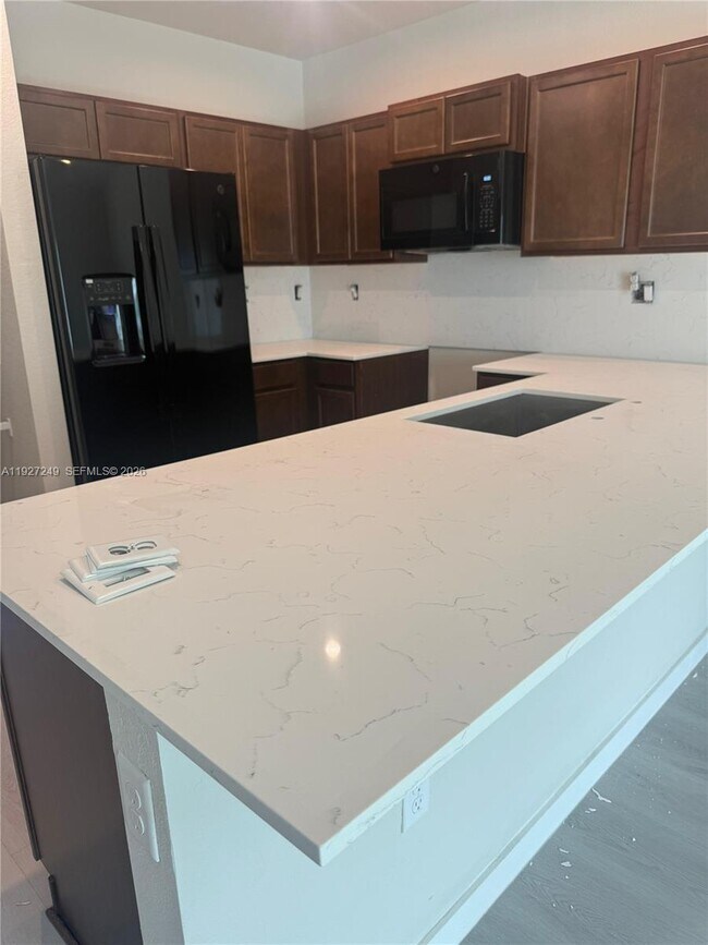 1037 NW 5th St in Florida City, FL - Building Photo - Building Photo