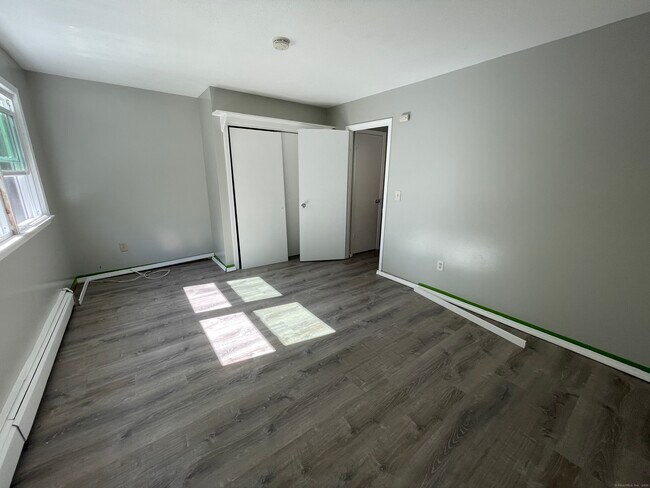93 Caesar Dr in Bristol, CT - Building Photo - Building Photo