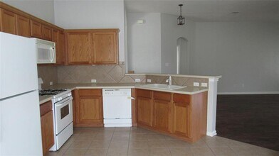 1510 Ridgewood Dr in Leander, TX - Foto de edificio - Building Photo