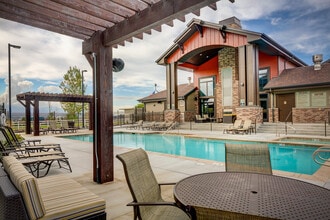 Dry Creek Apartments in Sandy, UT - Foto de edificio - Building Photo