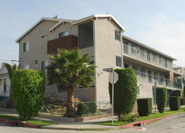 154 S Mountain View Ave in Los Angeles, CA - Foto de edificio - Building Photo