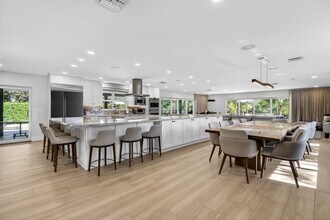 937 SW 34th Ct in Boynton Beach, FL - Building Photo - Building Photo