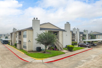 Walnut Hill Condominiums in Pasadena, TX - Foto de edificio - Building Photo