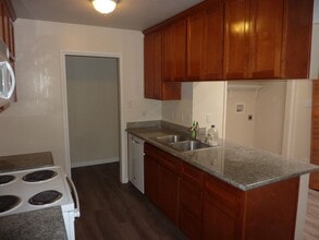 5757 San Ardo Way in North Highlands, CA - Building Photo - Building Photo