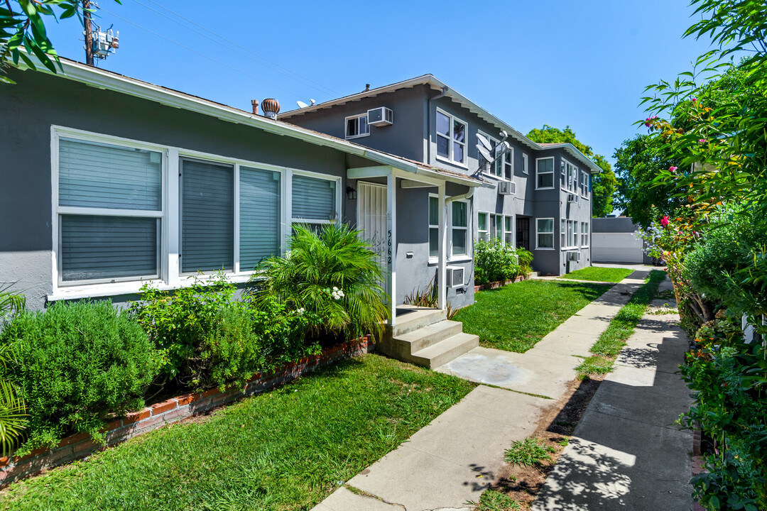 5660 Kester Ave in Van Nuys, CA - Building Photo