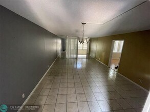 1000 NW 80th Ave in Margate, FL - Building Photo - Building Photo