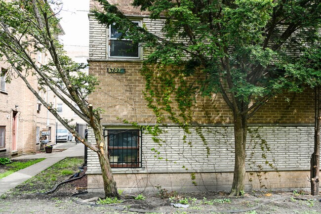 6707 S Chappel Ave in Chicago, IL - Building Photo - Building Photo