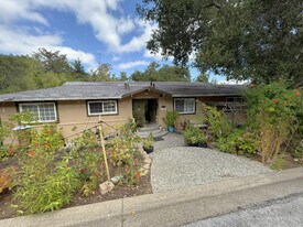 150 Tiptoe Ln in Burlingame, CA - Building Photo