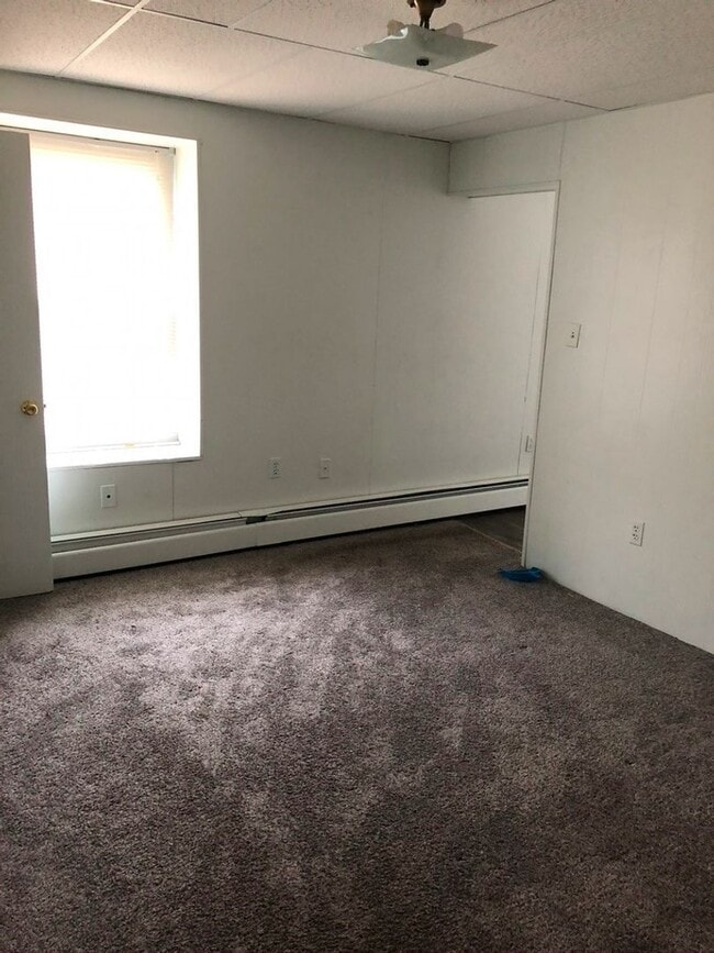 153 Main St in Emmaus, PA - Foto de edificio - Building Photo