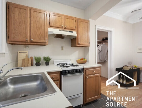 property at 4215 N Paulina St
