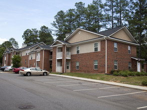 Bordeaux Apartments in Gastonia, NC - Foto de edificio - Building Photo