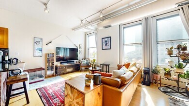 210 South St in Boston, MA - Building Photo - Building Photo