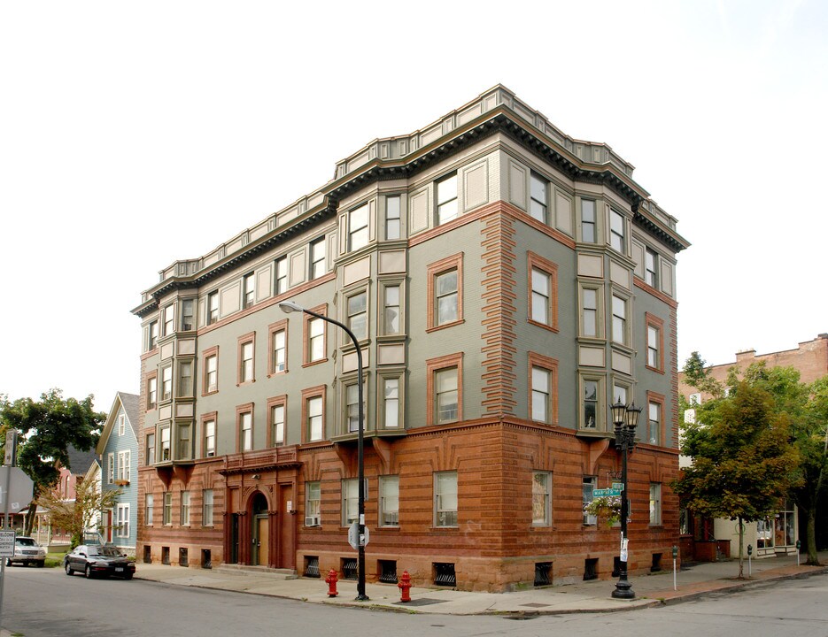 214 Allen St in Buffalo, NY - Foto de edificio
