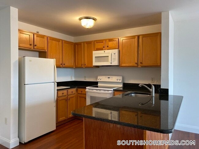211 Central St in Norwood, MA - Building Photo - Building Photo