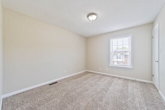 1650 Baltimore Dr. in Clarksville, TN - Building Photo - Interior Photo
