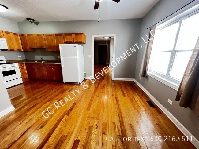 1512 W 17th St in Chicago, IL - Building Photo - Building Photo