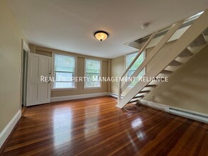 16 Franklin Pl in Beverly, MA - Building Photo - Building Photo