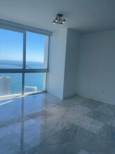 495 Brickell Ave, Unit ICON BRICKELL T2 in Miami, FL - Building Photo - Building Photo