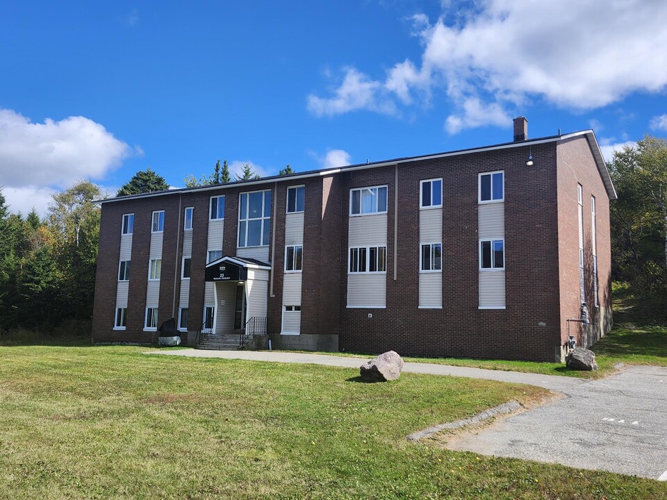 23 Reading Crescent in Saint John, NB - Building Photo