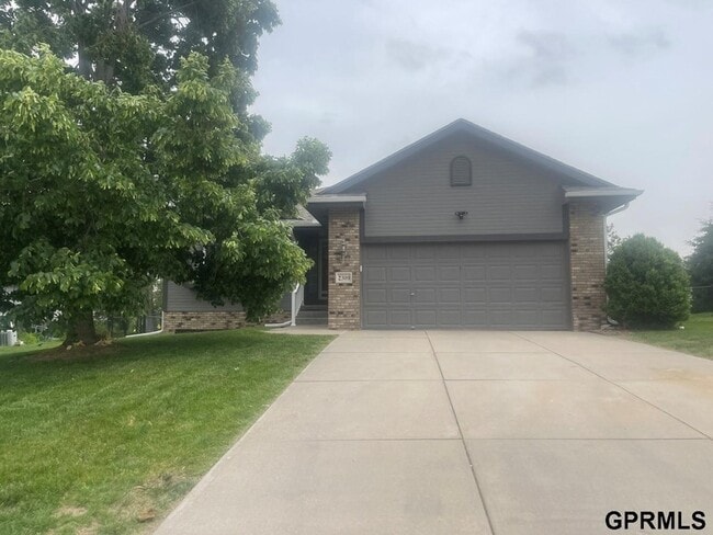 property at 2309 Aberdeen Dr