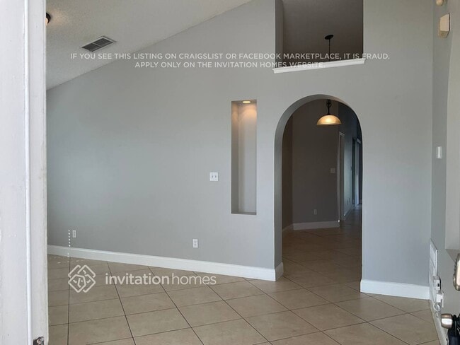 11875 Hatcher Cir, Unit 103 in Orlando, FL - Building Photo - Building Photo