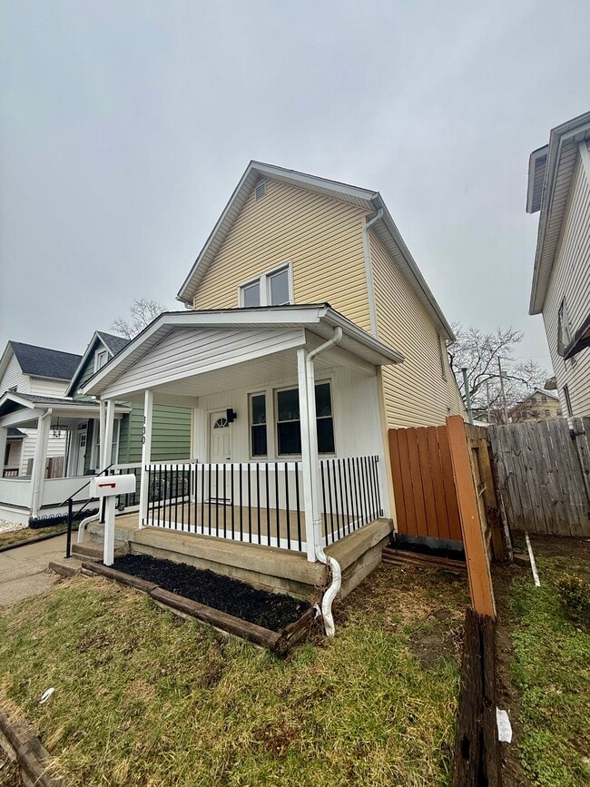 130 E Woodrow Ave in Columbus, OH - Building Photo - Building Photo