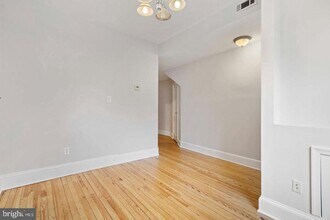 1221 D St NE in Washington, DC - Building Photo - Building Photo