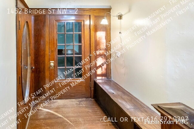 1452 Bridge St NW in Grand Rapids, MI - Building Photo - Building Photo