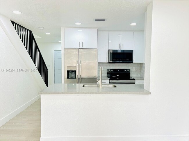 3639 W 11th Ave in Hialeah, FL - Building Photo - Building Photo