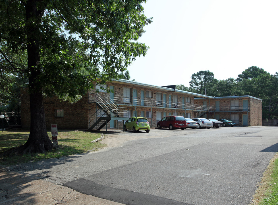 Brister Oaks in Memphis, TN - Foto de edificio