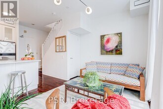 901 Queen St W in Toronto, ON - Building Photo - Building Photo