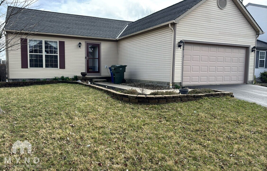 1096 Oslo Pass in Galloway, OH - Building Photo