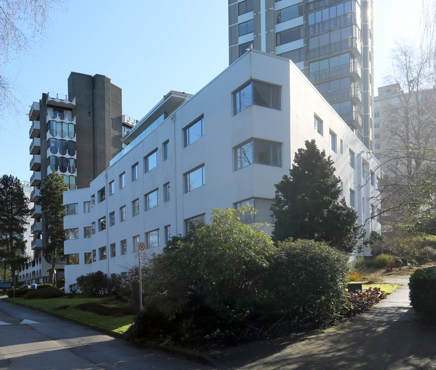 Arniston in Vancouver, BC - Building Photo