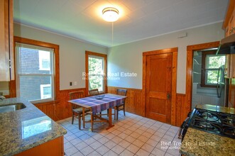 11 Parkton Rd, Unit 2 in Boston, MA - Foto de edificio - Building Photo