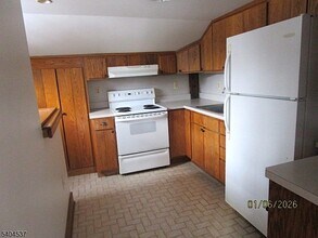 955 Fairview Lake Rd in Newton, NJ - Building Photo - Building Photo