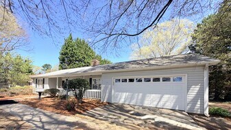 6504 Zack Rd in Oak Ridge, NC - Building Photo