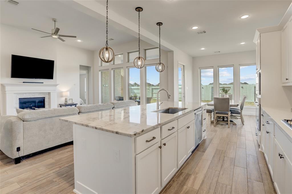 4908 Mulberry Shrubs Ln in Manvel, TX - Building Photo